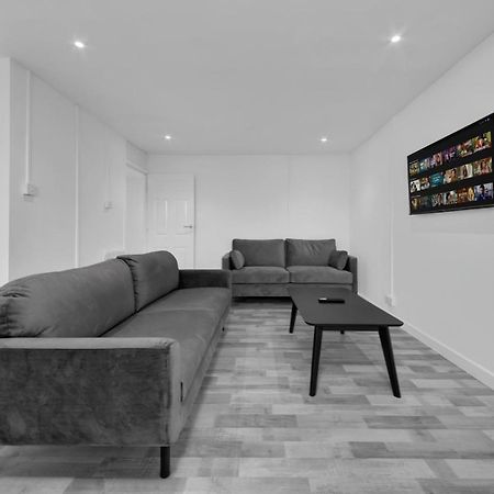 Suites By Rehoboth - Overcomers- Deptford London Eksteriør billede