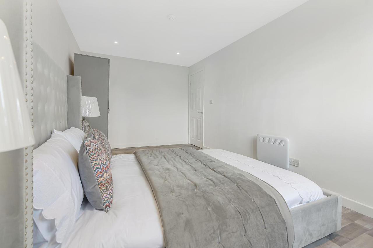 Suites By Rehoboth - Overcomers- Deptford London Eksteriør billede