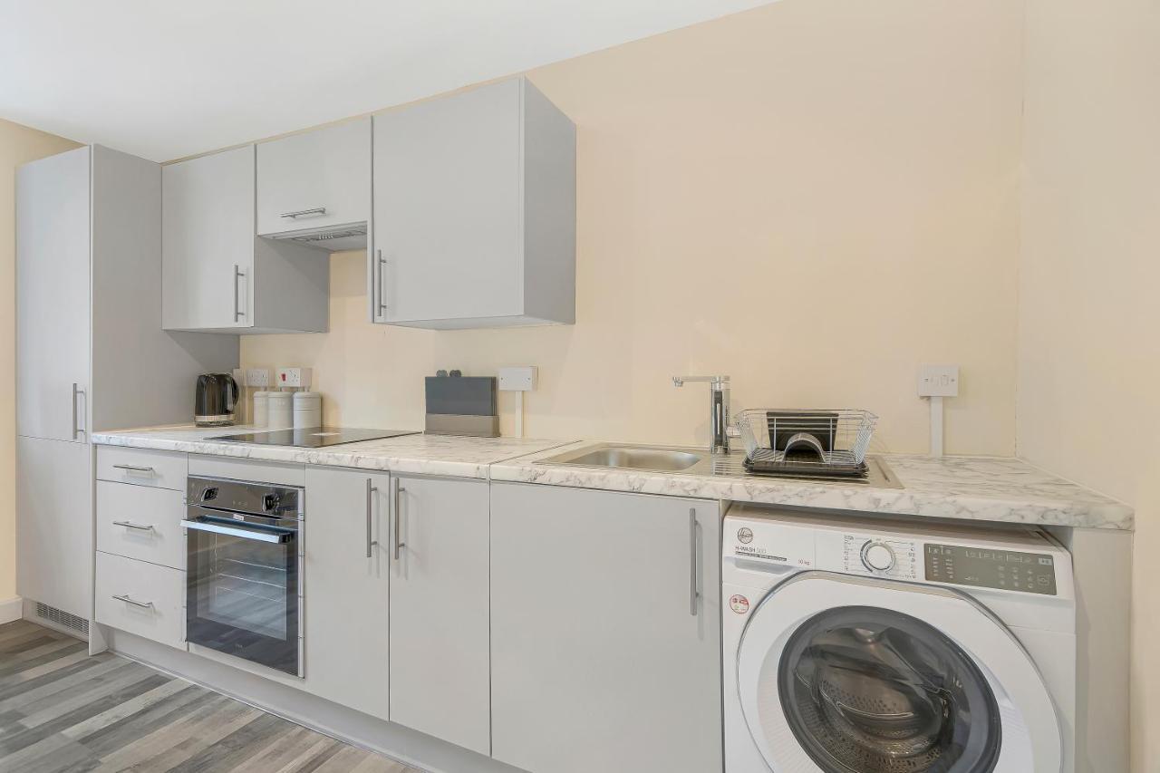 Suites By Rehoboth - Overcomers- Deptford London Eksteriør billede