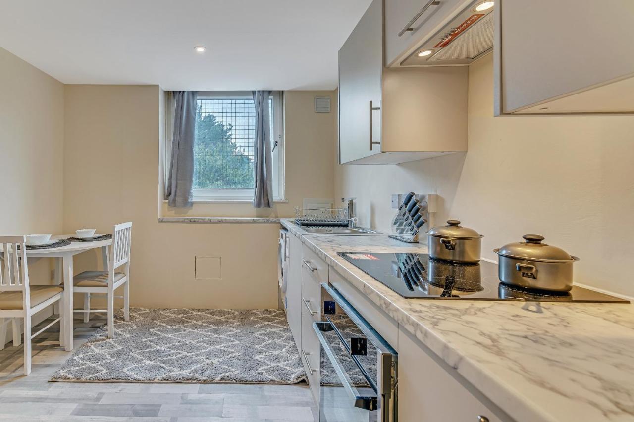 Suites By Rehoboth - Overcomers- Deptford London Eksteriør billede