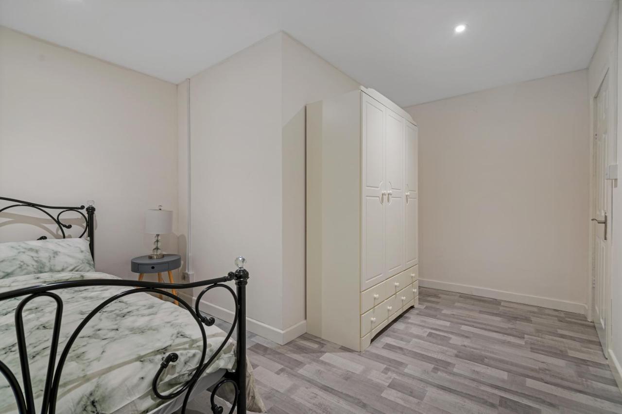 Suites By Rehoboth - Overcomers- Deptford London Eksteriør billede