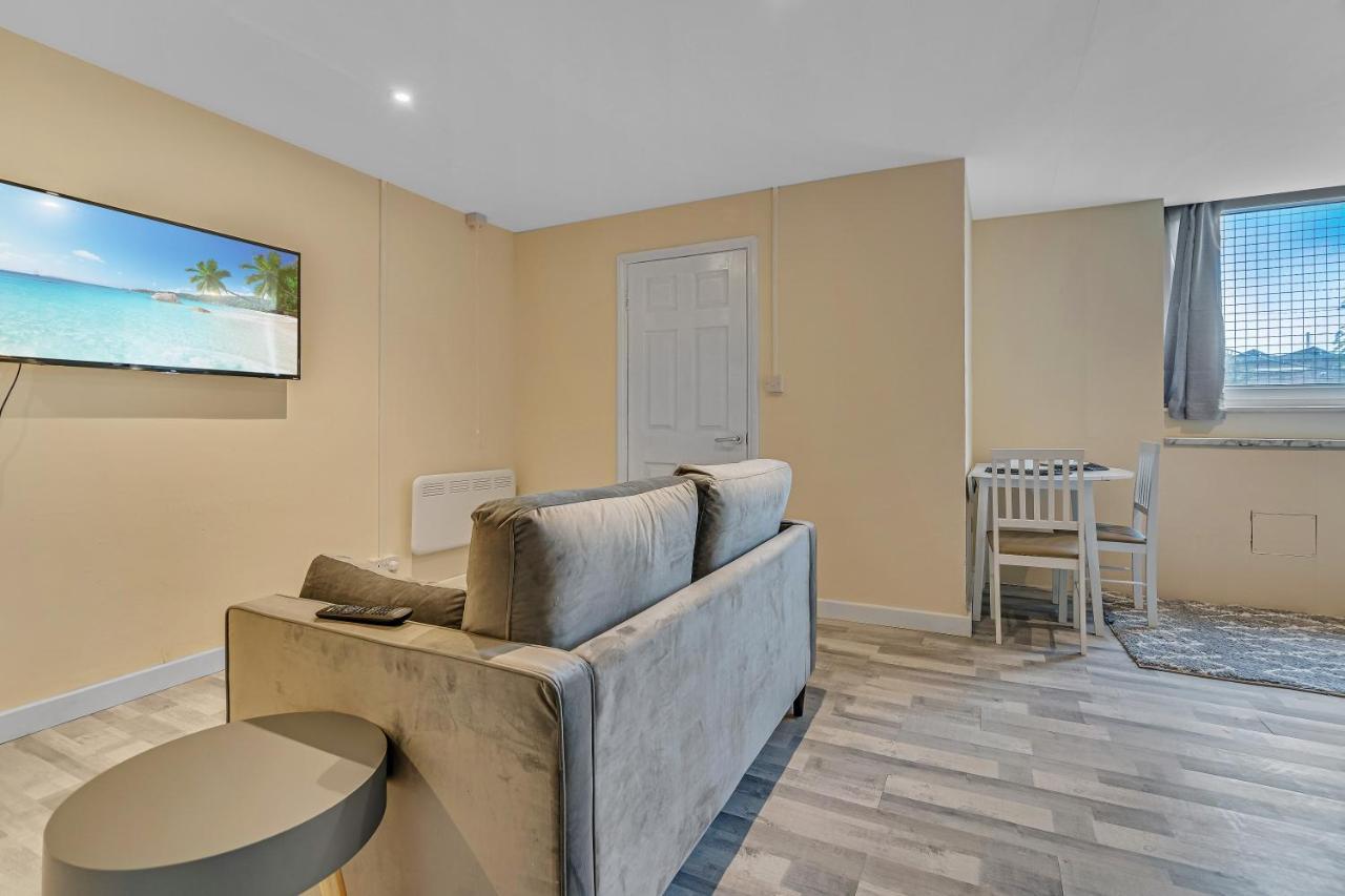 Suites By Rehoboth - Overcomers- Deptford London Eksteriør billede